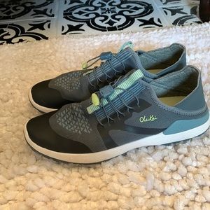 Olukai sneaker